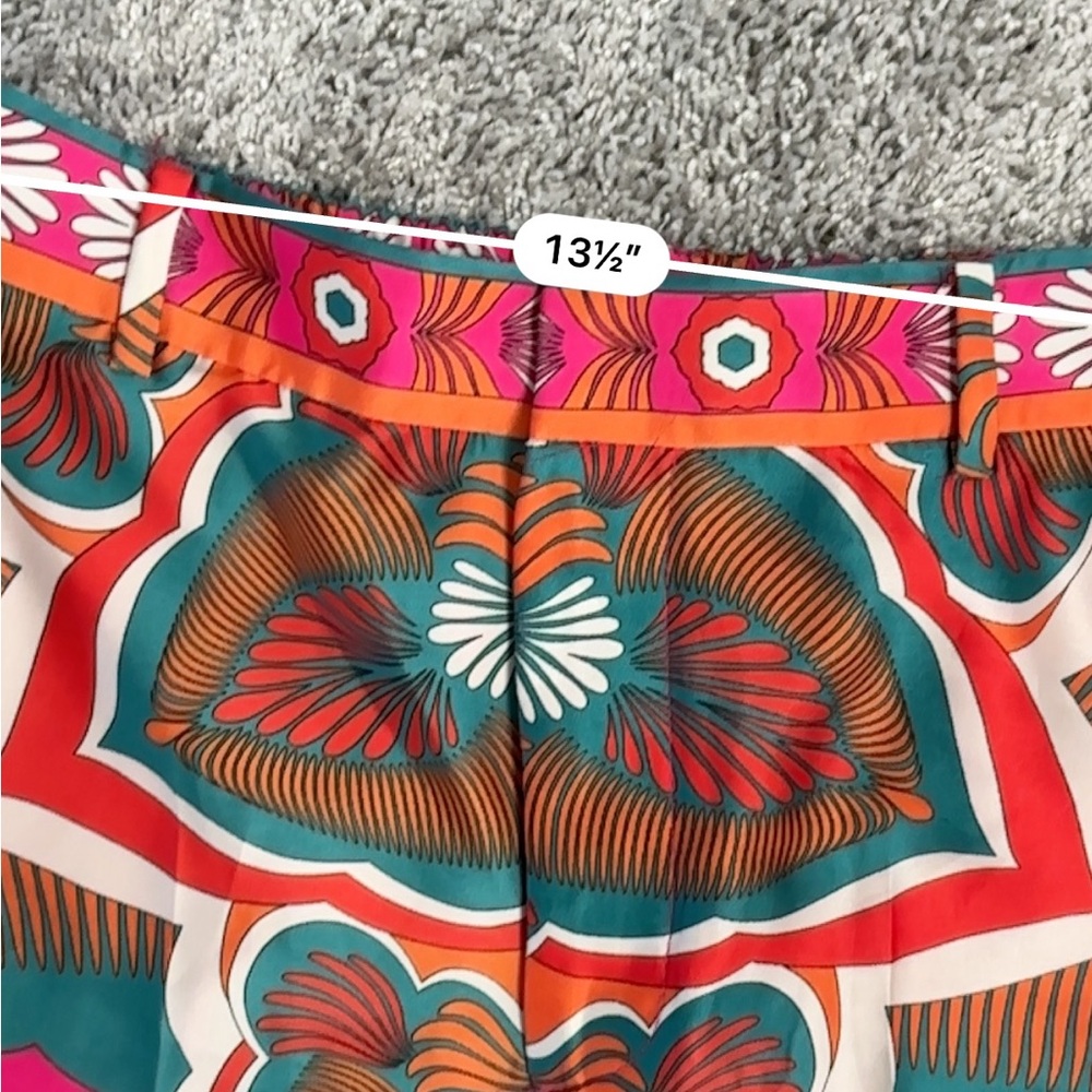 Zara Red and Pink Geometric Capris - Picture 2 of 5